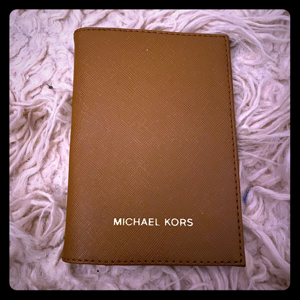 Sold‼️AUTHENTIC Michael Kors wallet